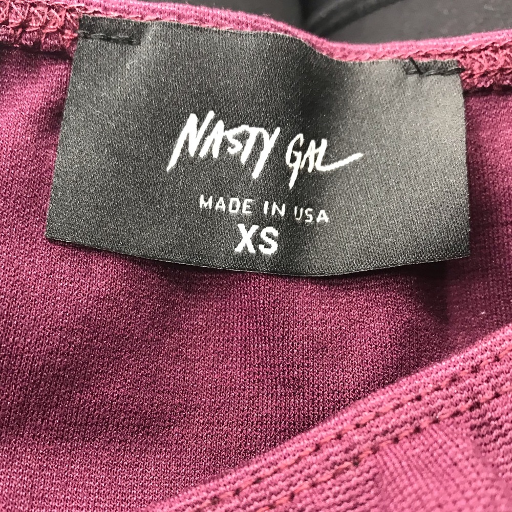 💕SALE💕Nasty Gal Burgundy 3/4 Sleeve Crop Top - Picture 4 of 7